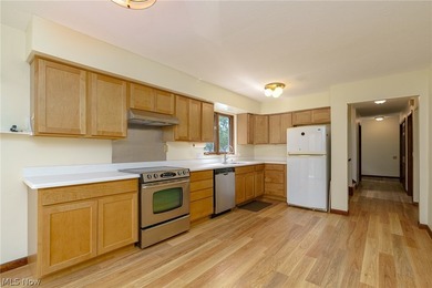 This late 20th-century, three-story contemporary residence - photo 13