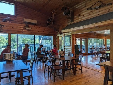 Resort located on renowned trout fishing White River in the - photo 18