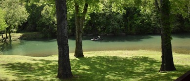Resort located on renowned trout fishing White River in the - photo 20