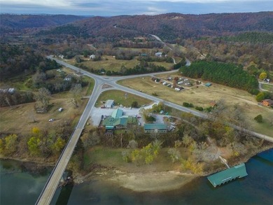 Resort located on renowned trout fishing White River in the - photo 21