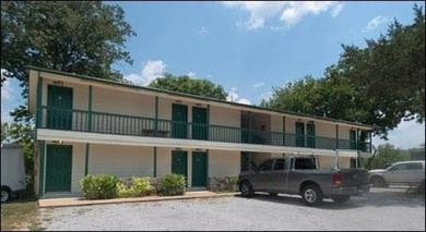 Resort located on renowned trout fishing White River in the - photo 24