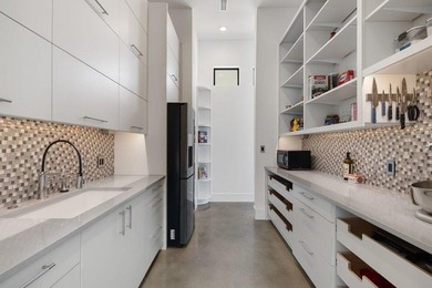 Located in the historic district of Horseshoe Bay, this - photo 26