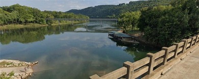 Resort located on renowned trout fishing White River in the - photo 27