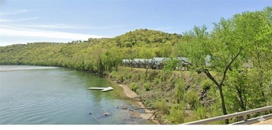 Resort located on renowned trout fishing White River in the - photo 30