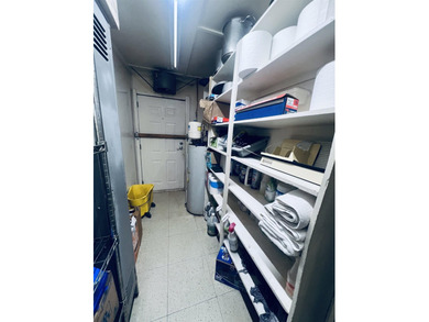 Just in time for summer, this turnkey 2993 sq ft restaurant with - photo 31