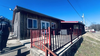 Just in time for summer, this turnkey 2993 sq ft restaurant with - photo 33