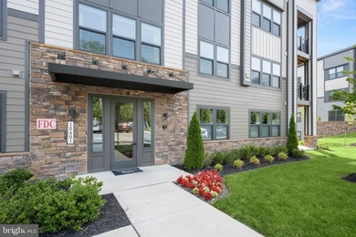 Welcome to this exceptional, nearly new condominium in the - photo 5