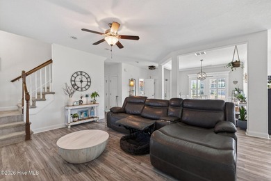 This beautifully maintained 4-bedroom 2 story home in Rosewood - photo 6