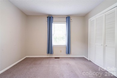Spacious 3 Bedroom, 3 Bath brick split-level home offers room to - photo 11