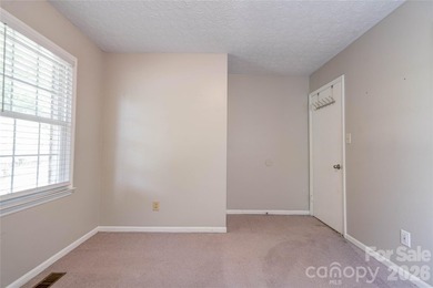 Spacious 3 Bedroom, 3 Bath brick split-level home offers room to - photo 16