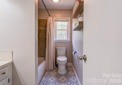 Spacious 3 Bedroom, 3 Bath brick split-level home offers room to - photo 17