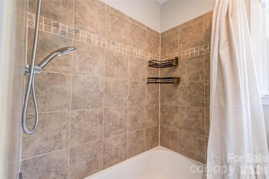 Spacious 3 Bedroom, 3 Bath brick split-level home offers room to - photo 18