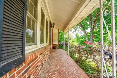 Spacious 3 Bedroom, 3 Bath brick split-level home offers room to - photo 34