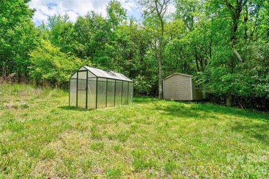 Spacious 3 Bedroom, 3 Bath brick split-level home offers room to - photo 43