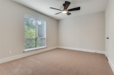 Beautifully updated condo ready to move in. Located within Oak