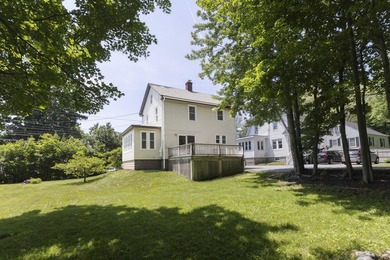 Classic 1930's style 3-bedroom 1.5 bath Colonial on a rare - photo 6
