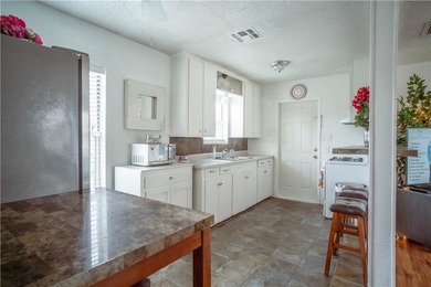 Charming mid-century home in the heart of Corpus Christi's - photo 5