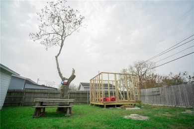 Charming mid-century home in the heart of Corpus Christi's - photo 10