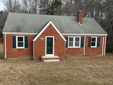 Lake Home For Sale in Buffalo Junction, Virginia