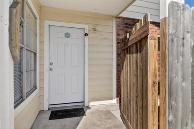 Pretty end unit offering extra privacy. Overlooks the old - photo 1
