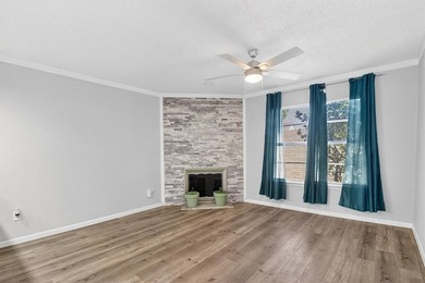 Pretty end unit offering extra privacy. Overlooks the old - photo 2
