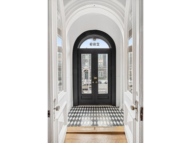 ELEGANTLY RENOVATED, PRE-WAR GREEK REVIVAL CHARM. A MULTI-FAM - photo 2