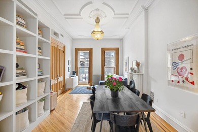 ELEGANTLY RENOVATED, PRE-WAR GREEK REVIVAL CHARM. A MULTI-FAM - photo 3
