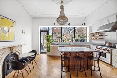 ELEGANTLY RENOVATED, PRE-WAR GREEK REVIVAL CHARM. A MULTI-FAM - photo 4