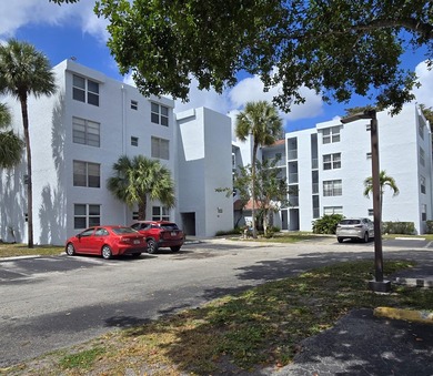 * Investor and Pet Friendly top-floor condo with tranquil views - photo 24