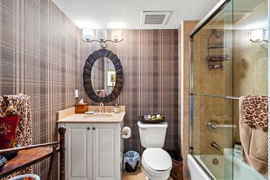 Welcome to this sophisticated two-bedroom, two-and-a-half-bath - photo 26