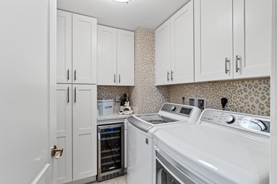 Welcome to this sophisticated two-bedroom, two-and-a-half-bath - photo 28