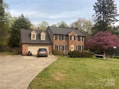 Lake Norman Home Sale Pending in Mooresville North Carolina