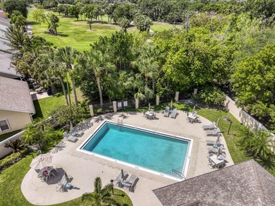 Manicured landscaping and soaring vaulted ceilings welcome you - photo 34