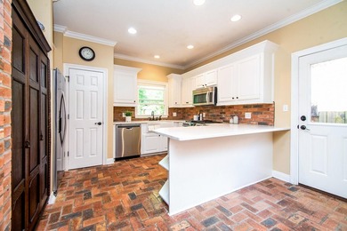 Welcome to this beautiful Canebrake garden home featuring a - photo 16