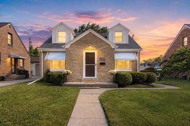 Welcome home to this beautifully updated 3 BDRM, 2-bath - photo 1