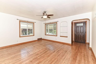Welcome home to this beautifully updated 3 BDRM, 2-bath - photo 5
