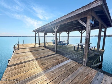 Located in the lakefront community of the Bluffs with a lovely - photo 3