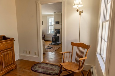 Some properties are simply rare. This one is a gem. Stretched - photo 10