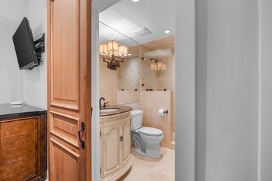 A beautifully reimagined 3-bedroom, 3.5-bath Gulf-front home - photo 55