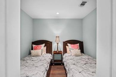 A beautifully reimagined 3-bedroom, 3.5-bath Gulf-front home - photo 57