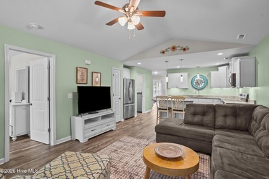 COASTAL COTTAGE. OPEN FLOORPLAN. DIRECT BEACH ACCESS. This - photo 10