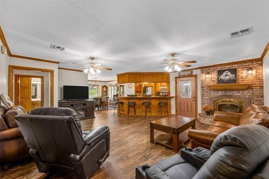 Experience the best of country lake living on 5.4 acres, just 4 - photo 7