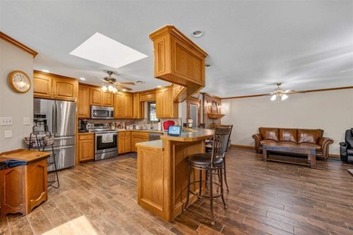 Experience the best of country lake living on 5.4 acres, just 4 - photo 10