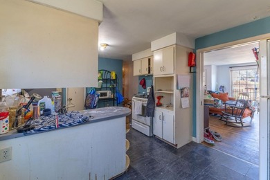Welcome to this inviting 3-bedroom, 1-bathroom ranch-style home - photo 11