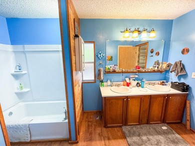 Welcome to a truly exceptional and multi-functional retreat on - photo 13