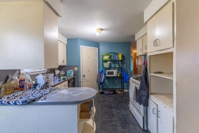 Welcome to this inviting 3-bedroom, 1-bathroom ranch-style home - photo 12
