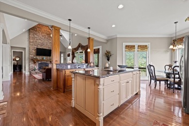 Experience luxury living in this beautiful custom built home - photo 17