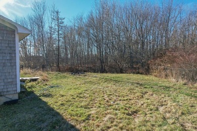 Welcome to this inviting 3-bedroom, 1-bathroom ranch-style home - photo 26