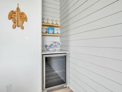 This TOTALLY renovated unit is a must see for anyone looking for - photo 8