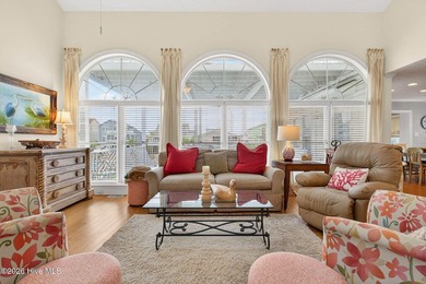 Wake up to ocean breezes and end your days with glowing coastal - photo 6